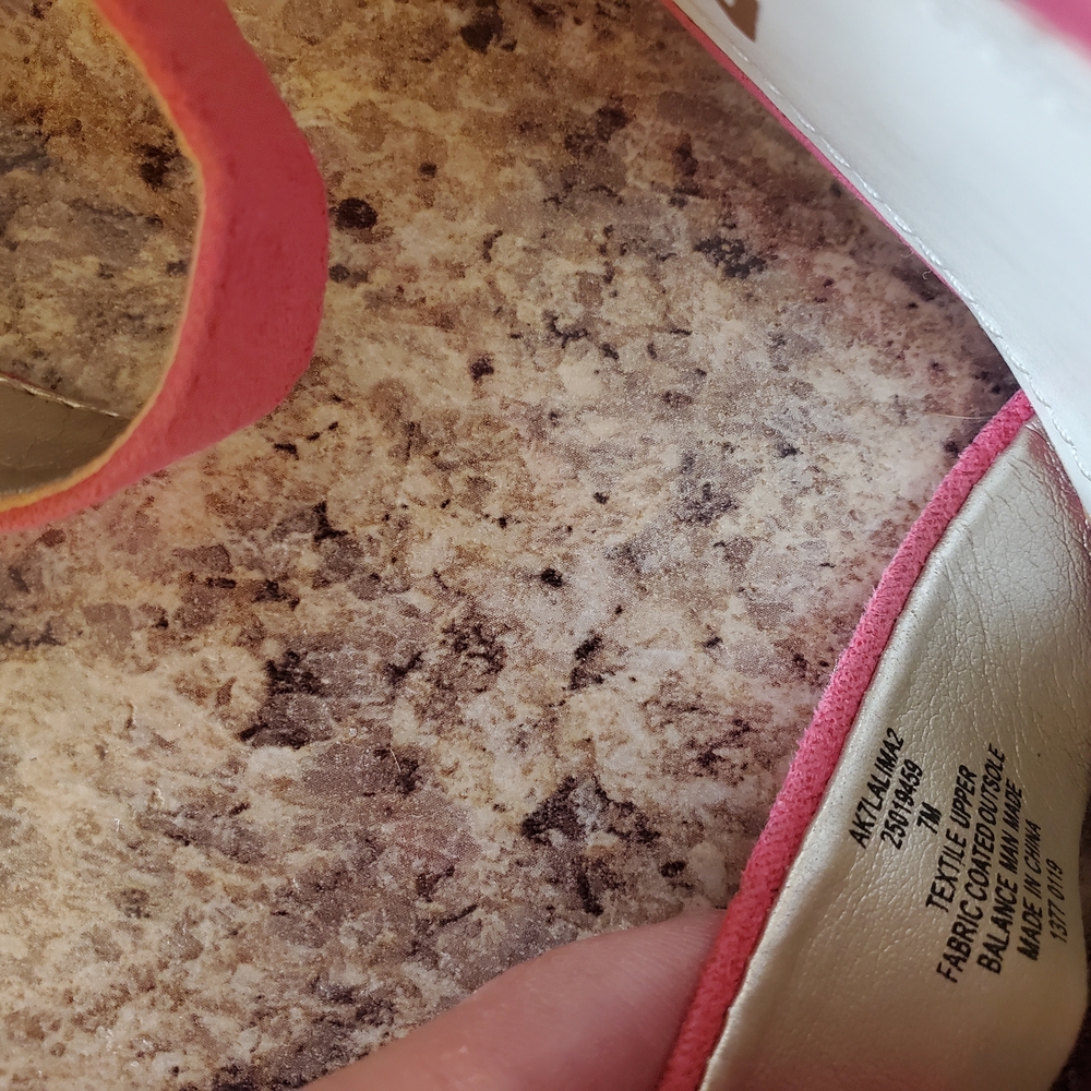 Anne Klein Women's Pink Heels - Picture 7 of 8